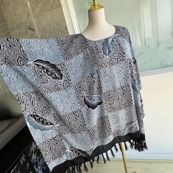 0042/ Black Grey Color Poncho with fringed, Batik Poncho - Picture 3 of 4